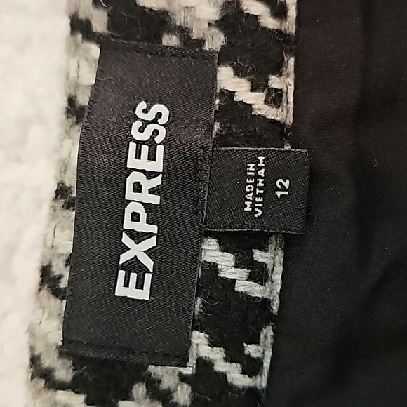 Express, in Excellent/Like New Condition Skirt Size 12 - Picture 3 of 4